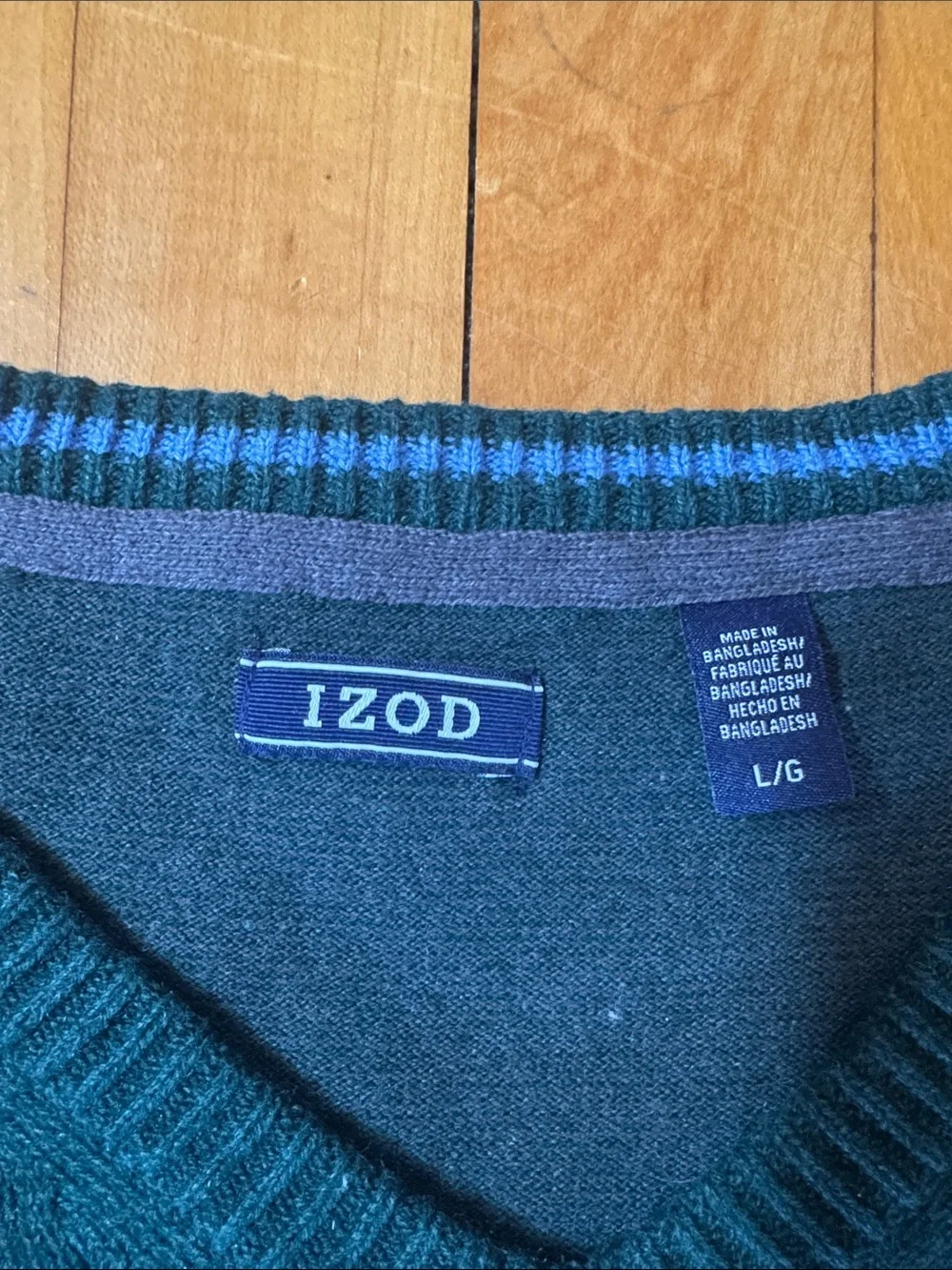 Izod Men's pine Green V-Neck Sweater men’s L